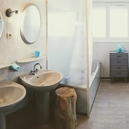 Appartement Proche Hopitaux Calve - Calot - Terrasse -100 M -grand Appartement-8 Pers