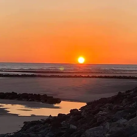 Proche Hopitaux Calve - Calot - Terrasse -100 M -grand Appartement-8 Pers Appartement Berck