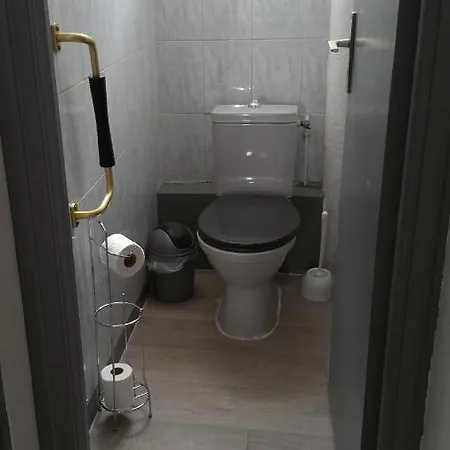 Proche Hopitaux Calve - Calot - Terrasse -100 M -grand Appartement-8 Pers *